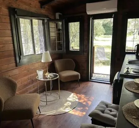 Roulotte / Tiny House Dans Les Alpilles Hotel Saint-Remy-de-Provence Exterior photo