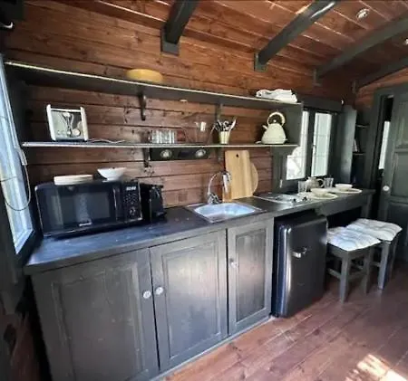 Roulotte / Tiny House Dans Les Alpilles Hotel Saint-Remy-de-Provence Exterior photo